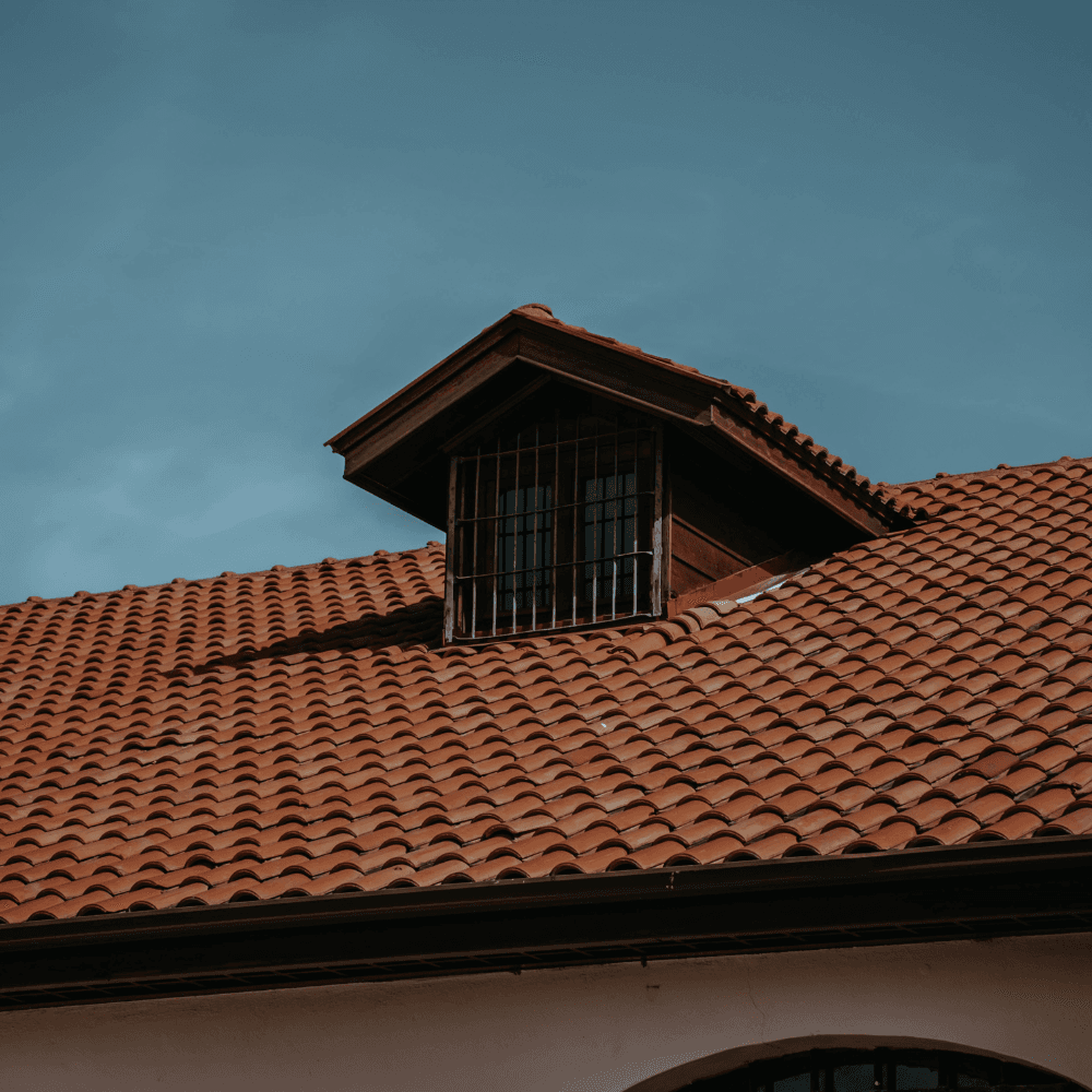 Rénovation de toiture en tuiles par couvreur à Perpignan